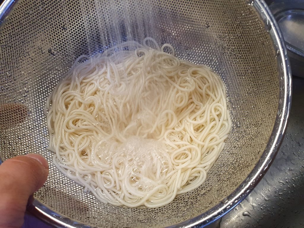 비빔국수 레시피 간단비빔국수 야식 국수만으로 만드는방법_4